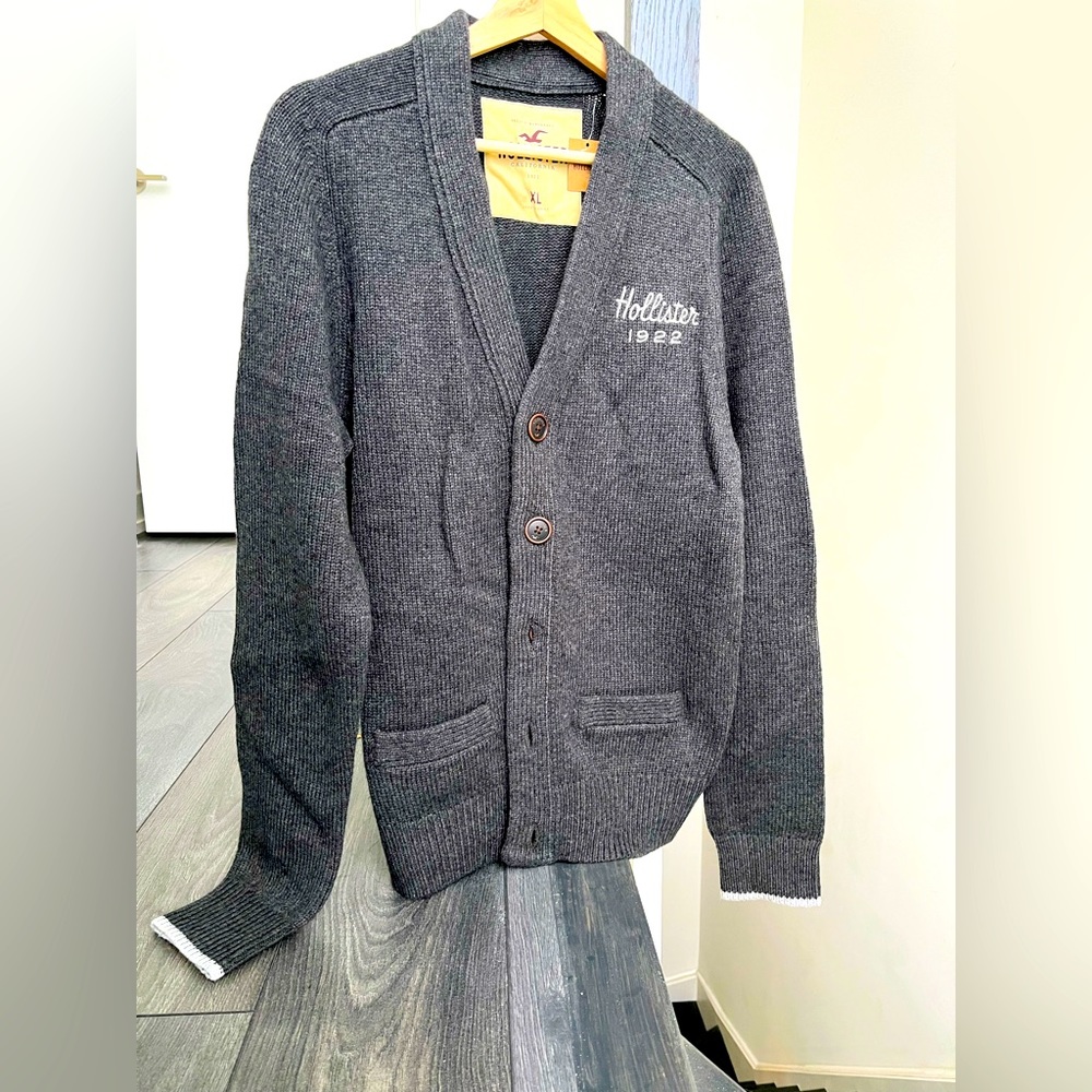 Brand new holister cardigan sweater men XL